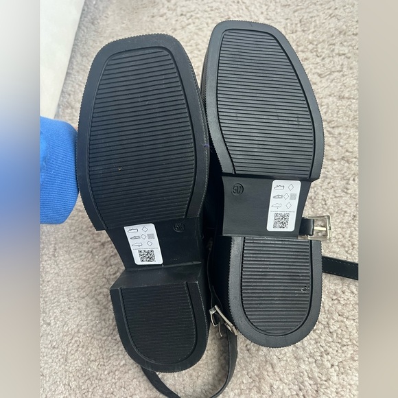 ASOS DESIGN Chunky Mid Heel Sandals in Black - Picture 8 of 8